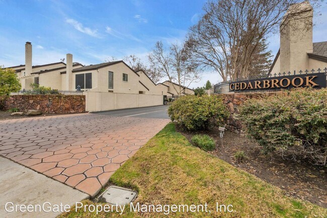 Primary Photo - 2 br, 1 bath House - 1102 Cedar Creek Dr U...