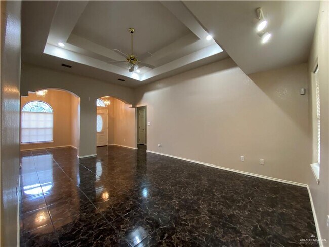 Building Photo - 44 Paseo Encantado