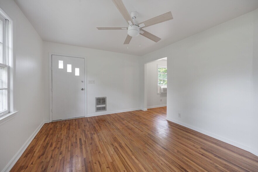 Building Photo - 1314 Coreland Dr