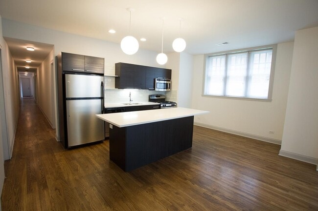 Interior Photo - 5100 S. Ellis Avenue