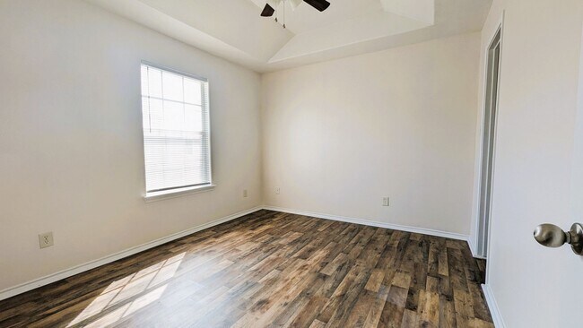 Building Photo - 813 W Arroyo Park Ln