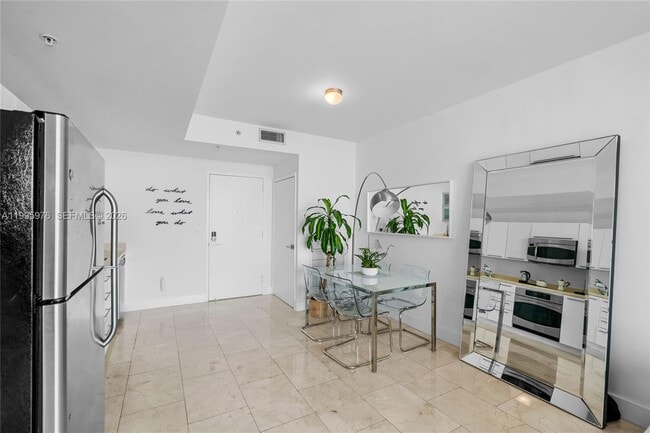 Building Photo - 90 SW 3rd St