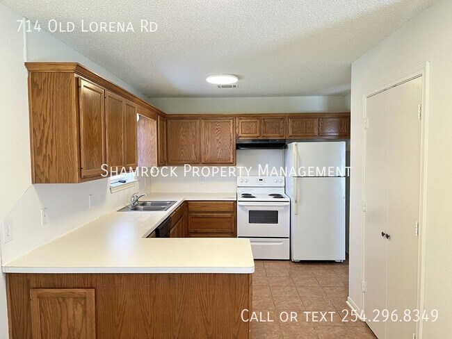 Building Photo - Lorena ISD Duplex