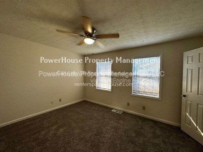 Building Photo - 504 Oakwood Ct