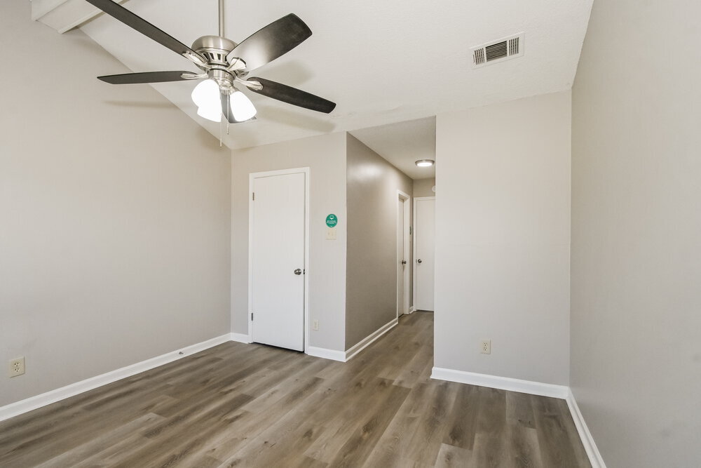 Building Photo - 7786 Hickory Meadow Rd