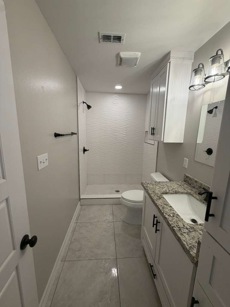 Building Photo - 3125 E 22nd St