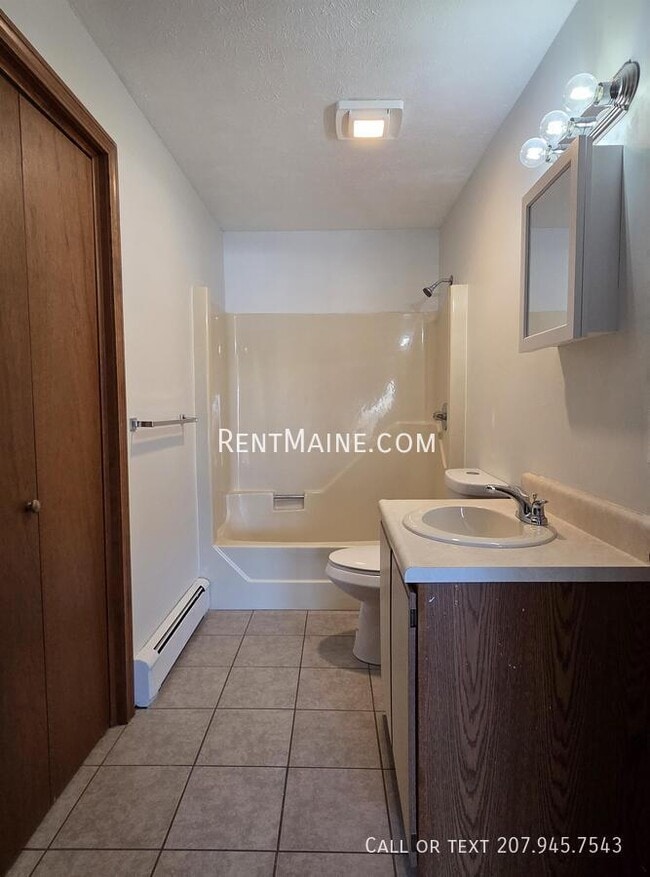 Building Photo - 7 Hartley St