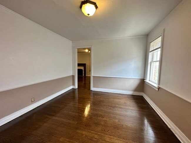 Building Photo - Plaza District / Classen 3 Bed Beauty! - Move In Deposit-Free! (If Qualified)