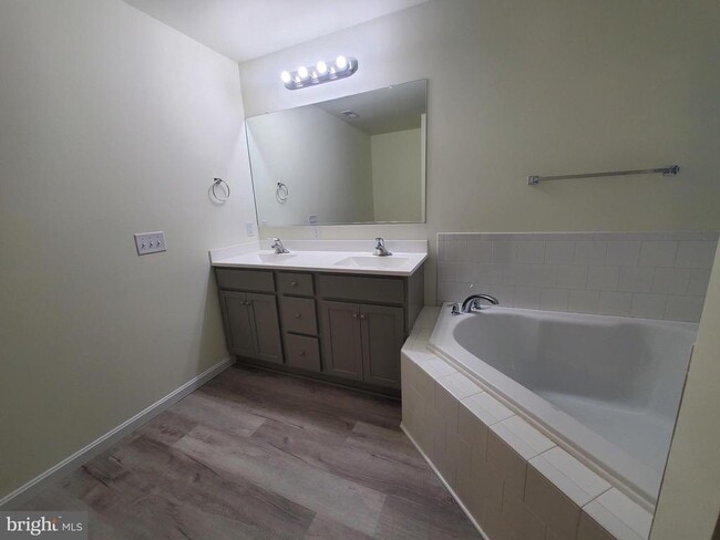 Building Photo - 192 Cilento Dr