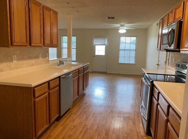 Building Photo - 1414 Lochspring Dr