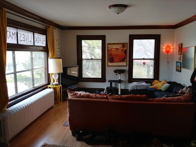 Living Room - 3100 Elliot Avenue