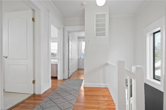 Building Photo - Classic 3 bedroom Home in the heart of Colonial Place