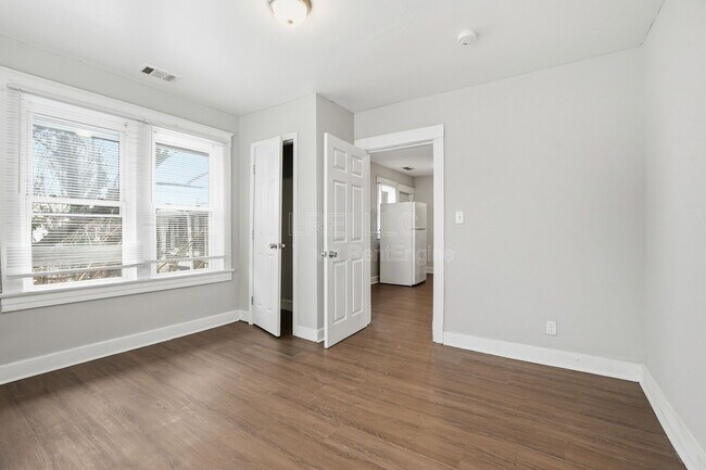 Building Photo - 701 Hazel St