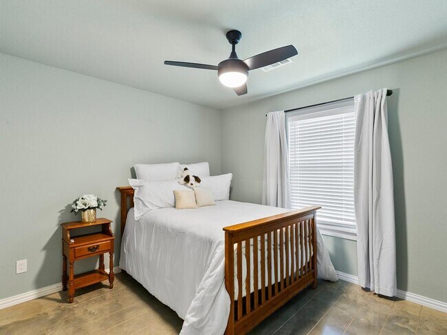 Building Photo - 6301 Hunterwood Dr