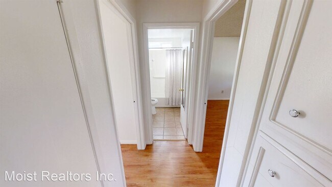 Building Photo - 2 br, 1 bath House - 14615 Cabazon St.