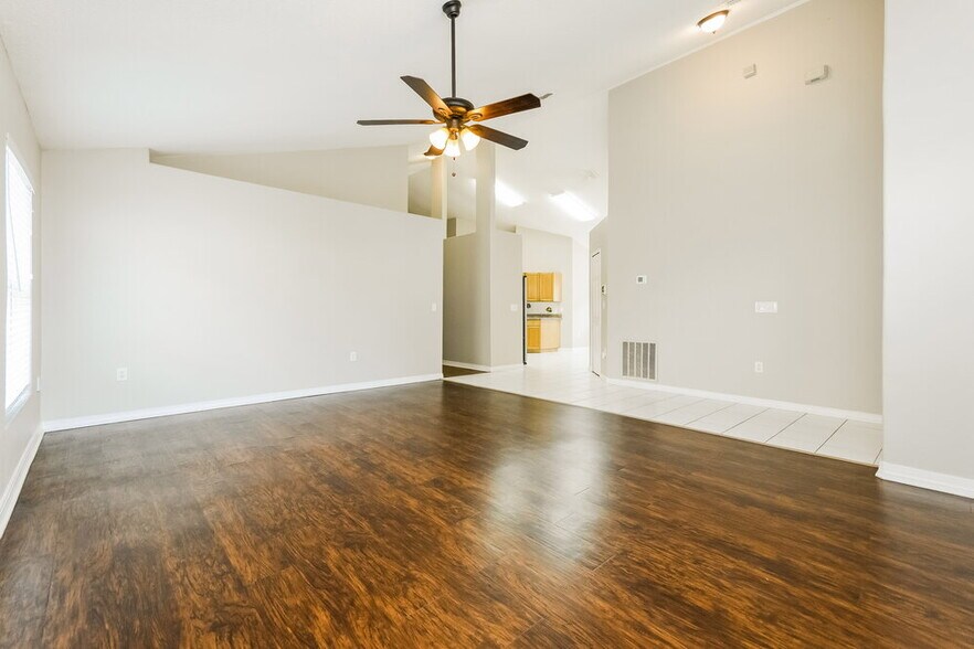 Building Photo - 1718 Putney Cir