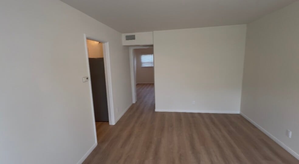 Building Photo - 1312 N Kenwood St