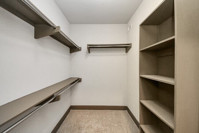 Building Photo - 5454 Washington Ave