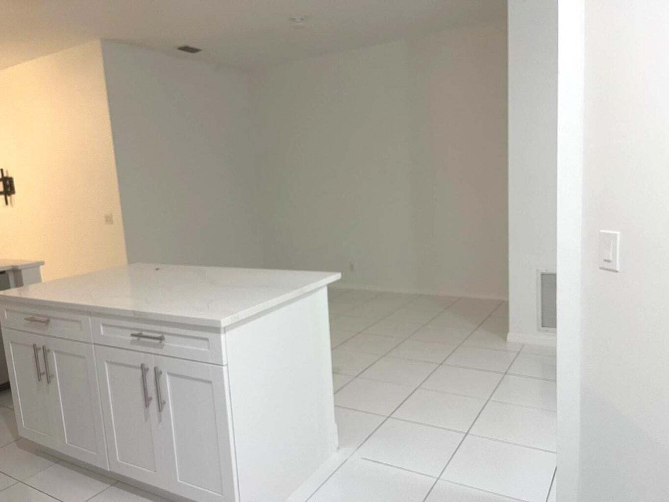 Building Photo - 3166 Via Poinciana