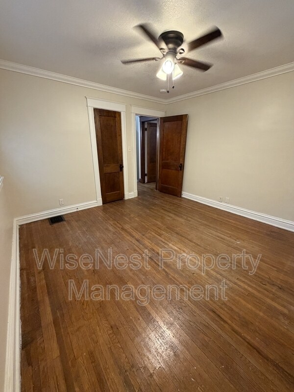Building Photo - 800 E 41st St