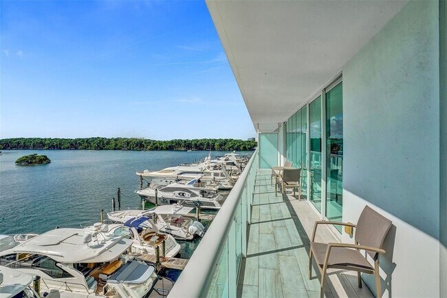 Building Photo - 400 Sunny Isles Blvd