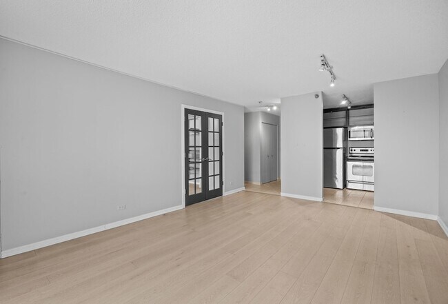 Building Photo - 1212 N LaSalle St