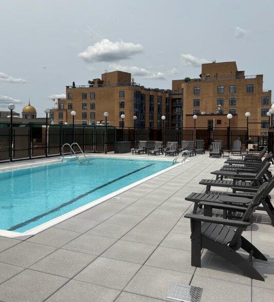 Building Photo - 1420 N St NW