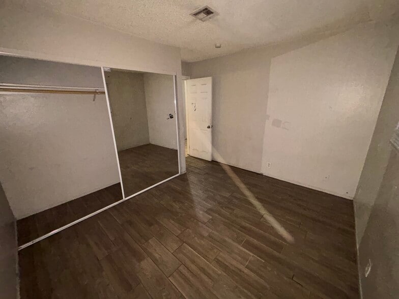 Building Photo - 2428 Statz St