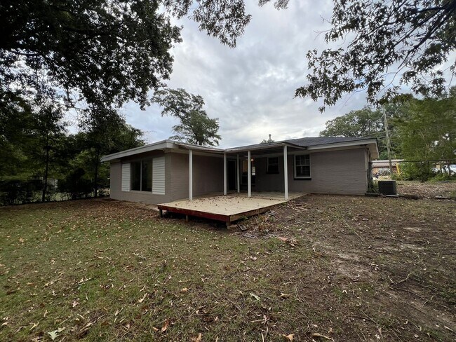 Building Photo - Home for Rent in Montgomery