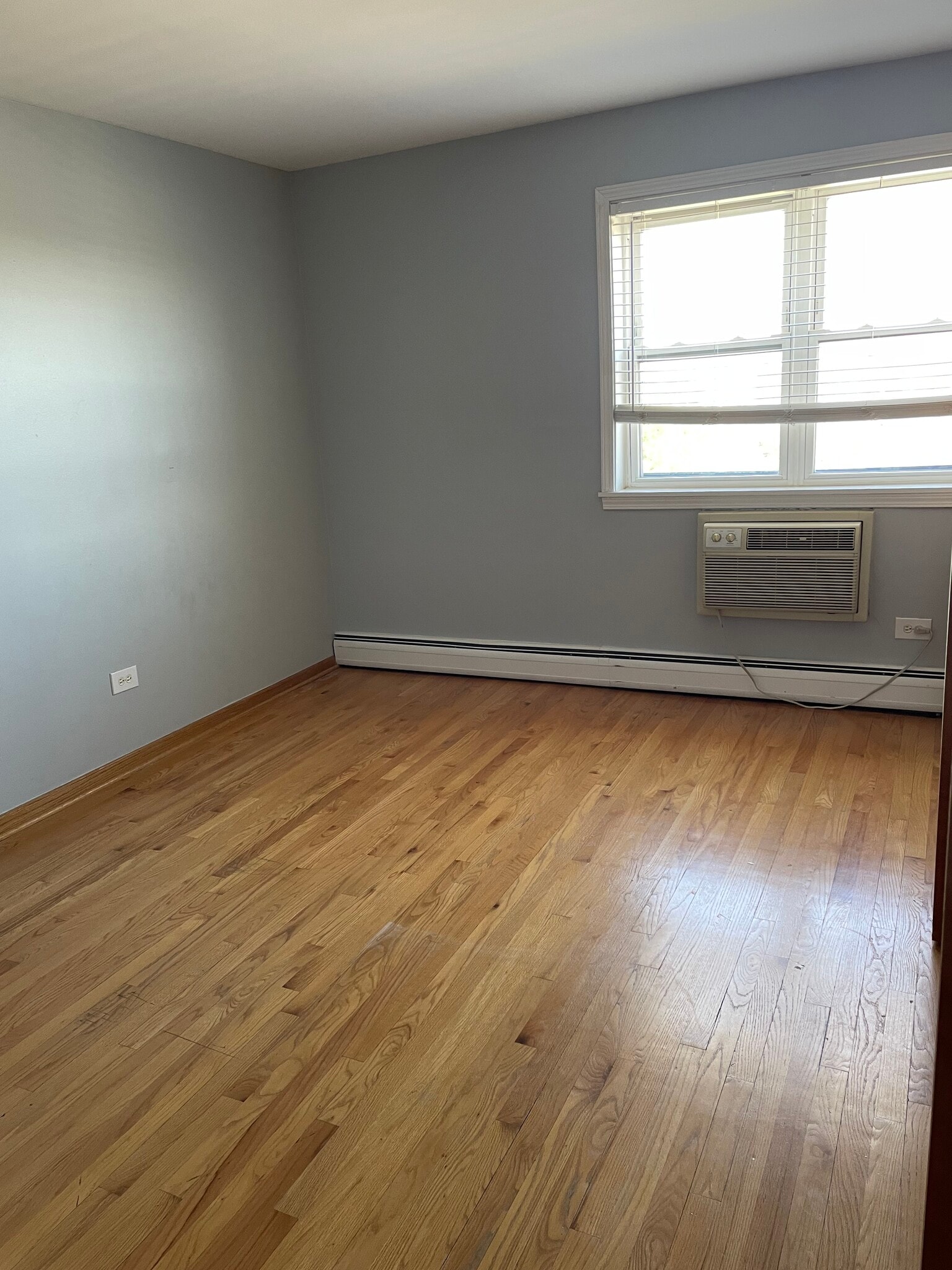 Building Photo - 4600 N Cumberland Ave