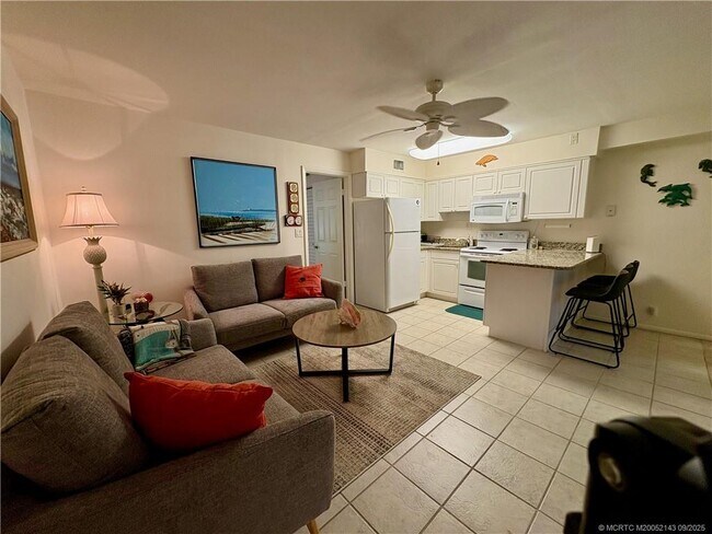 Building Photo - 11000 S Ocean Dr
