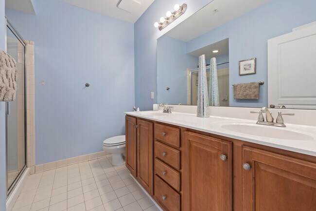 Building Photo - Fully Furnished  | Utilities Included | Flexible Lease Terms