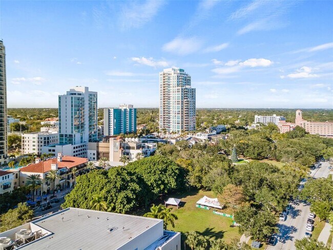 Building Photo - 176 4th Ave NE