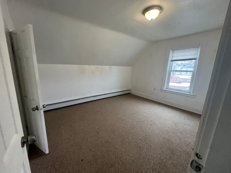 Building Photo - 17 Winfield St