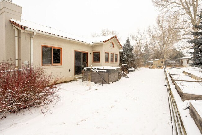 Building Photo - Beautiful and spacious 5 bedroom home located near Long Pond Reservoir in NE Fort Collins