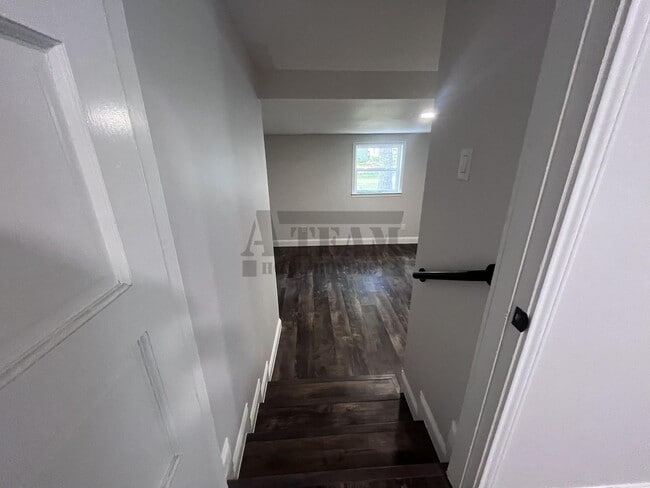 Building Photo - Cozy 3 Bedroom 1 Bathroom with Large Yard