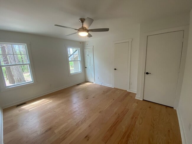 Building Photo - Charming Bungalow in Youngsville