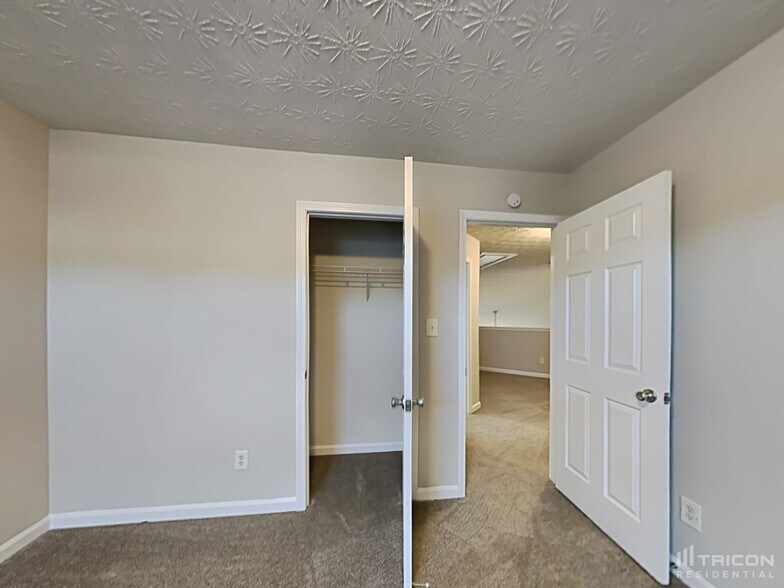Building Photo - 441 Pondweed Dr