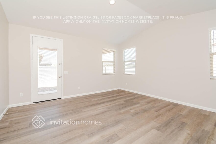 Building Photo - 12330 W Glenn Dr