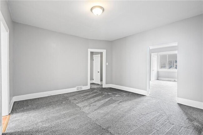 Building Photo - 814 Woodward Ave