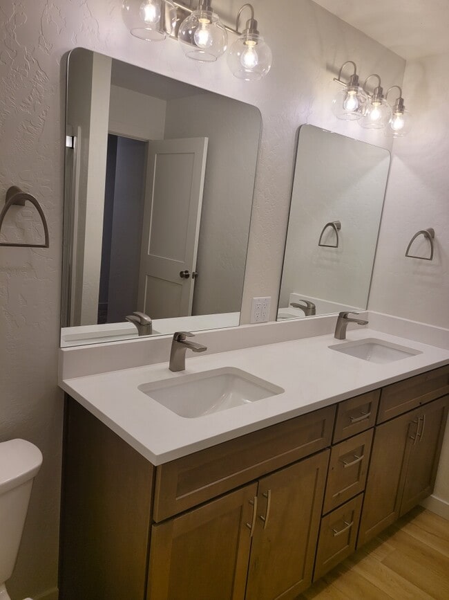 Building Photo - 228 E Spokane Ave