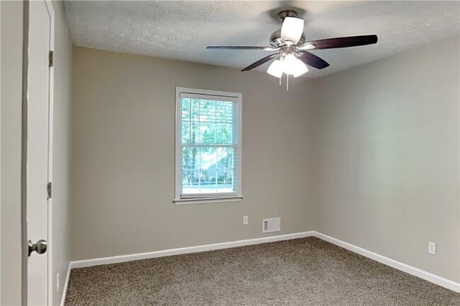 Building Photo - 2693 Raven Trail NE