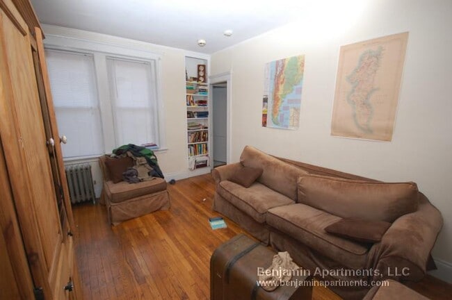 Building Photo - 33 Walbridge St