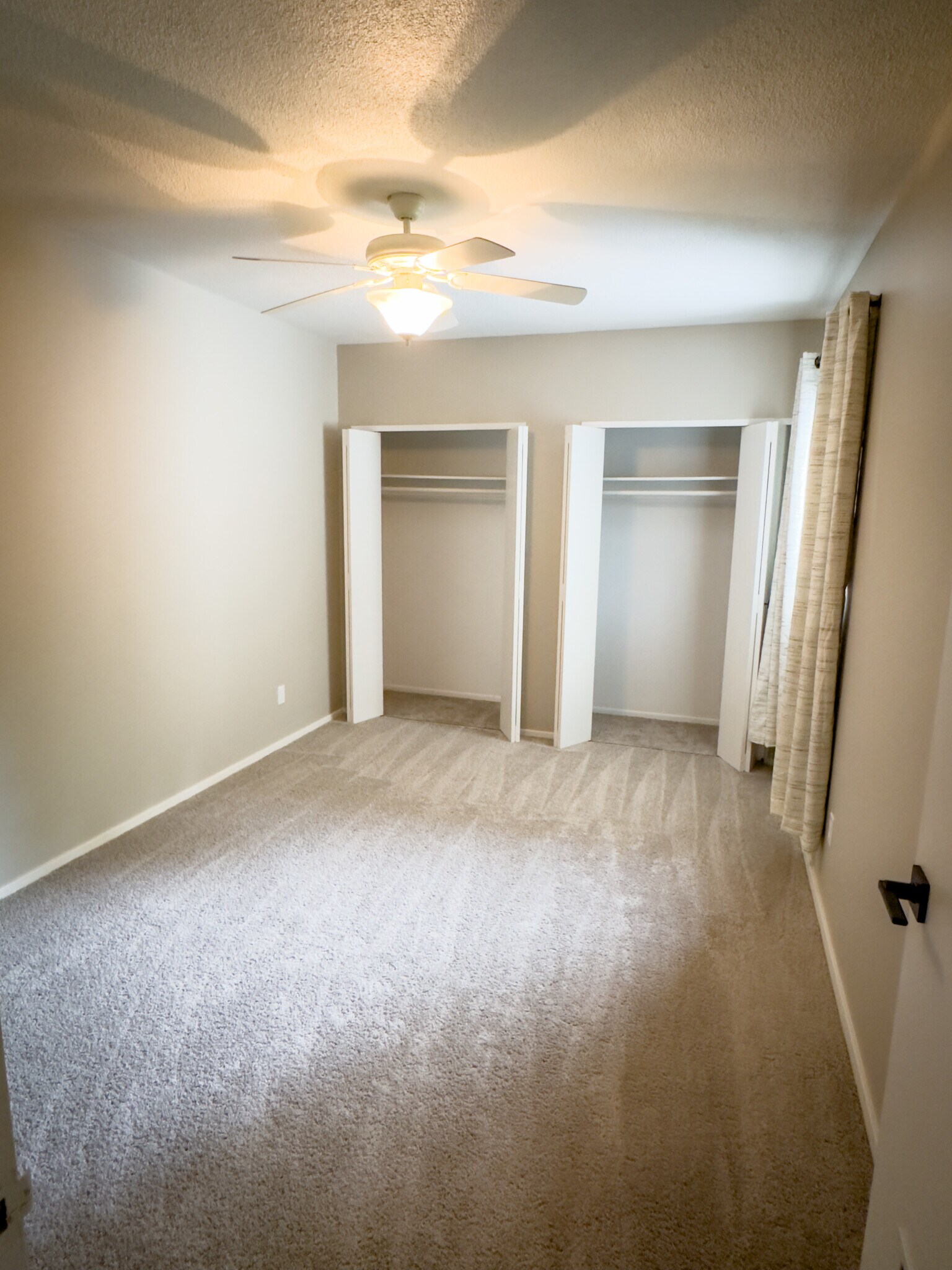 Building Photo - 6125 E Indian School Rd