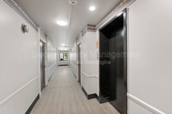 Building Photo - 4020 Lindell Blvd