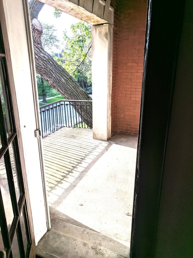 Building Photo - 5233 S Michigan Ave