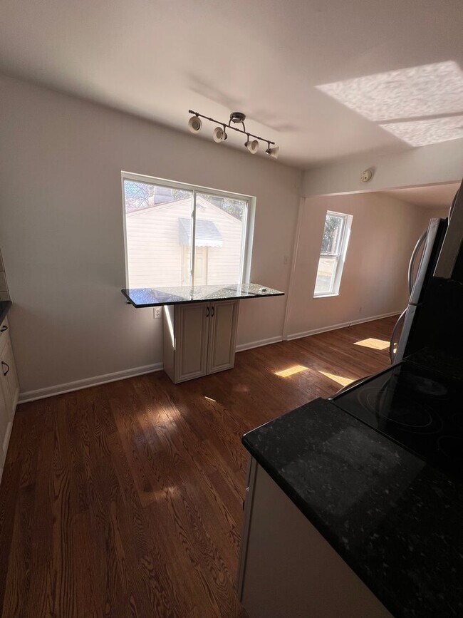 Building Photo - Fully Remodeled 3-Bedroom Home in Dearborn Heights — Great Location, Ready for You