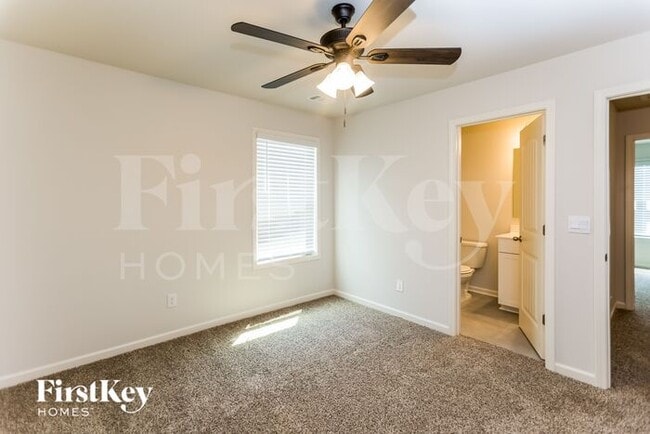Building Photo - 895 Garnet Dr