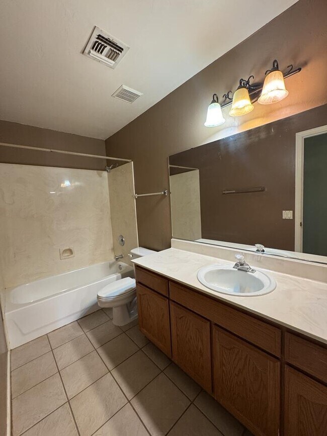 Building Photo - 3817 Camino Arroyo