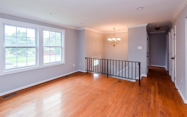 Building Photo - 3704 Oaklawn Rd